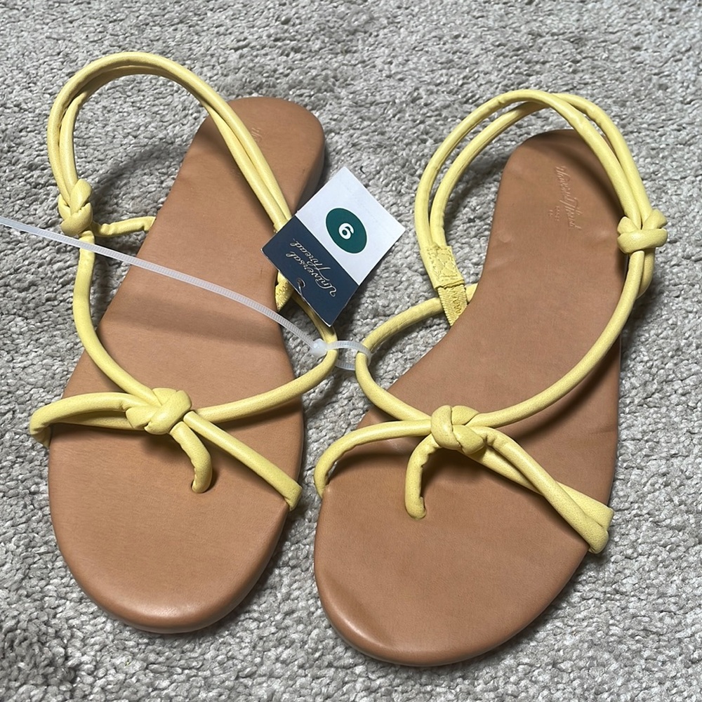 - 2/$30 Universal Thread slip in nautical knotted sandals yellow s 9